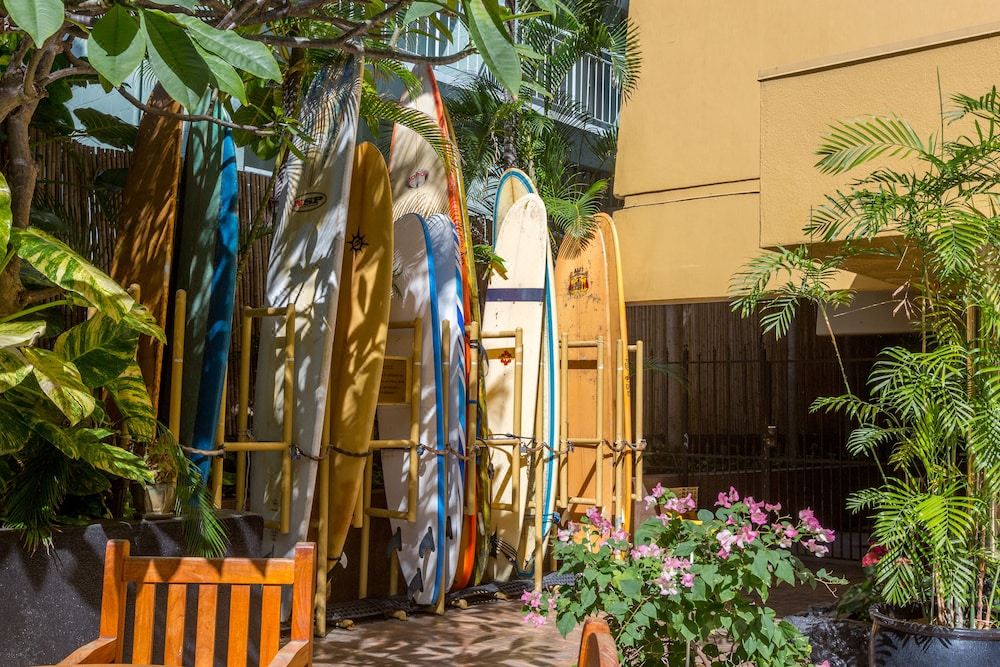 Aqua Bamboo Waikiki Hotel Reviews And Room Rates - 