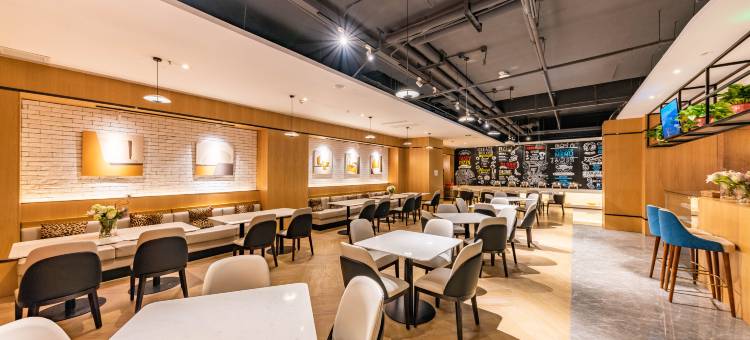 澳斯特精选酒店(十堰火车站店)图片