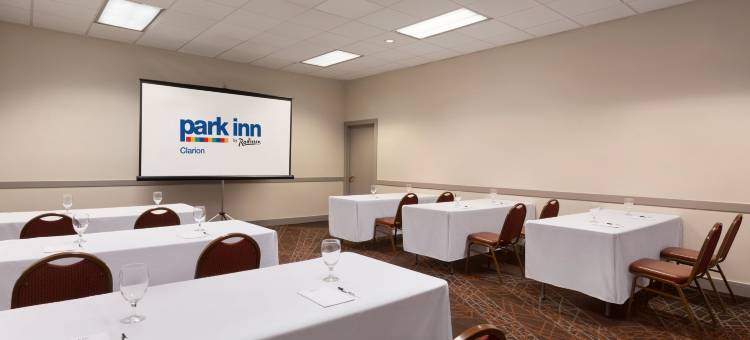 Ramada by Wyndham Clarion图片