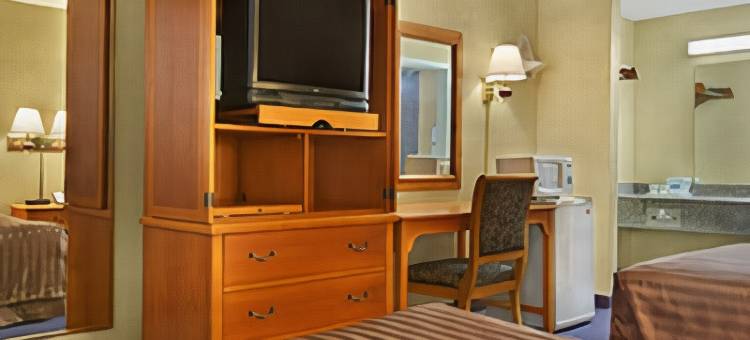 东 I-10 近佛斯特银行中心凯艺酒店(Quality Inn I-10 East Near Frost Bank Center)图片