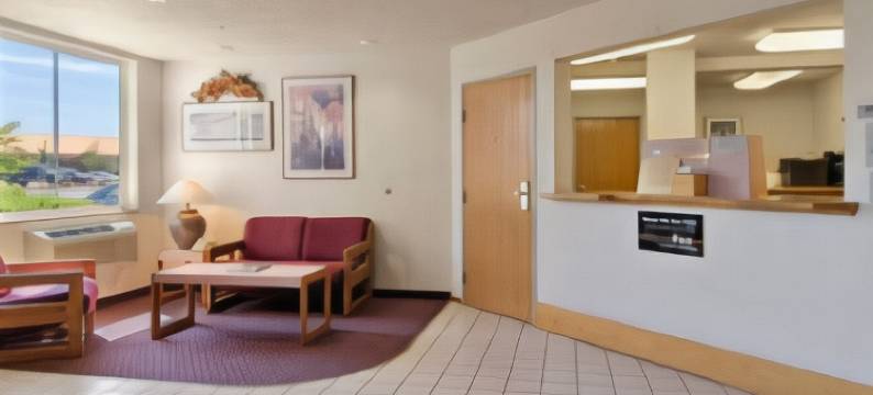 雷德蒙德速8酒店(Super 8 by Wyndham Redmond)图片