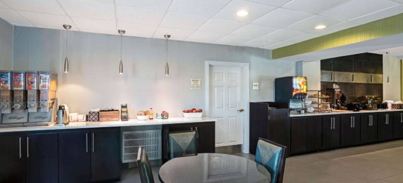 莱巴嫩拉昆塔温德姆套房酒店(La Quinta Inn & Suites by Wyndham Lebanon)图片