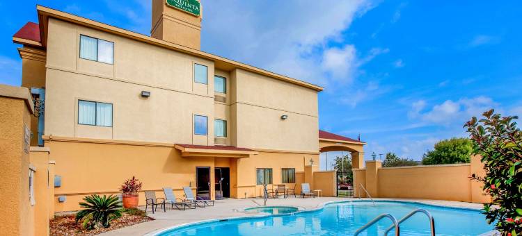 帕萨迪纳拉昆塔温德姆套房酒店(La Quinta Inn & Suites by Wyndham Pasadena)图片
