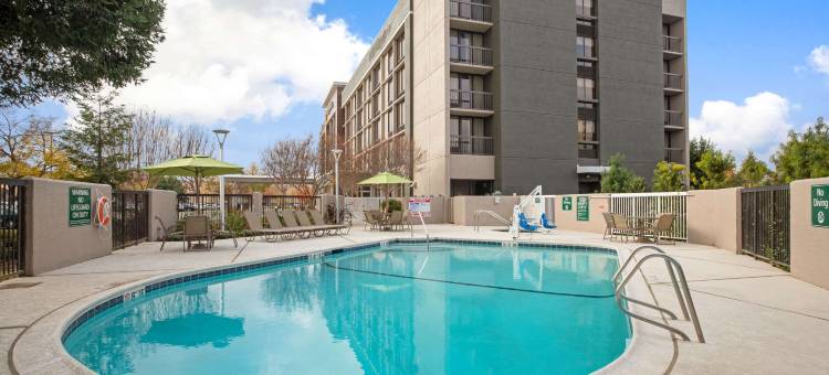萨克拉门托兰乔科尔多瓦拉昆塔温德姆套房酒店(La Quinta Inn & Suites by Wyndham Rancho Cordova Sacramento)图片