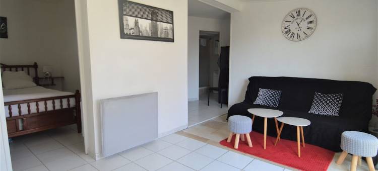 阳台连体别墅酒店 - 近海滩 50 米(Maisonnette, à 50m de la Mer Avec Terrasse)图片