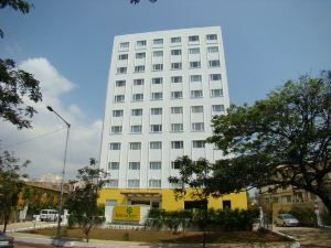 4 Star Hotels In Chennai Book A Hotel Ctrip Lemon Tree Hotel Chennai