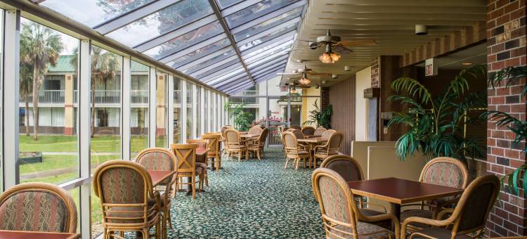 布鲁克斯维尔I-75-戴德市凯艺套房酒店(Quality Inn & Suites Brooksville I-75-Dade City)图片