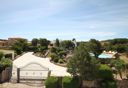 Hotel NibaruHotel Overview