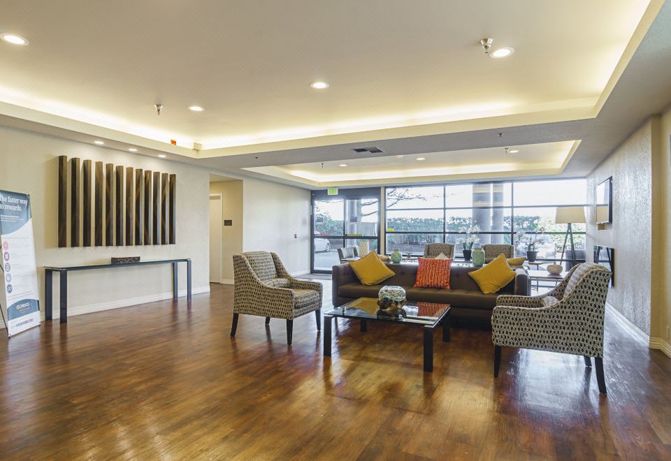 Comfort Inn & Suites Sea-Tac AirportHotel Overview