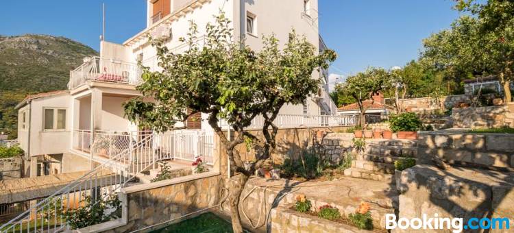 皮娜旅馆(Apartments Pina)图片