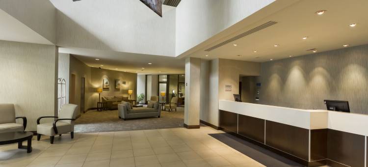 贝勒维尔华美达海湾会议度假村(Ramada by Wyndham Belleville Harbourview Conference Centre)图片