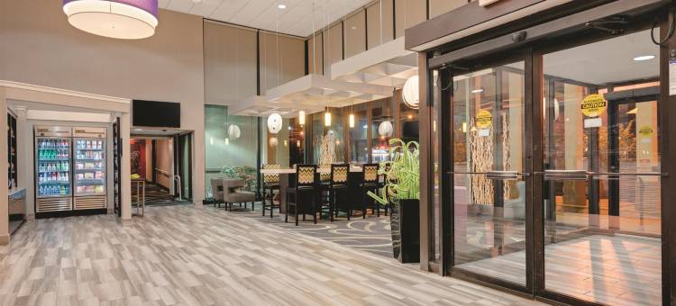 克利夫顿卢瑟福拉昆塔温德姆套房酒店(La Quinta Inn & Suites by Wyndham Clifton/Rutherford)图片