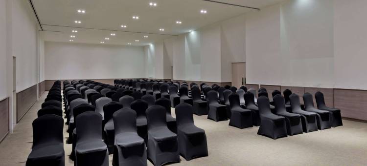 莫雷利亚阿尔托萨诺嘉年华酒店(Fiesta Inn Morelia Altozano)图片