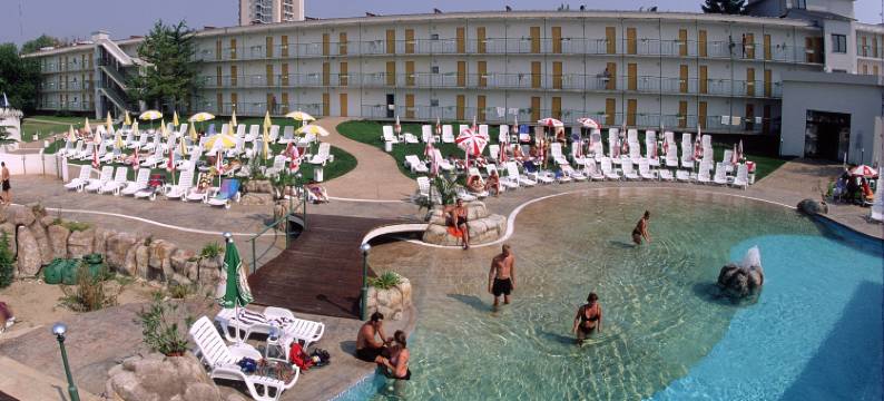 特拉奇亚广场酒店(Apartment in Trakia Plaza)图片