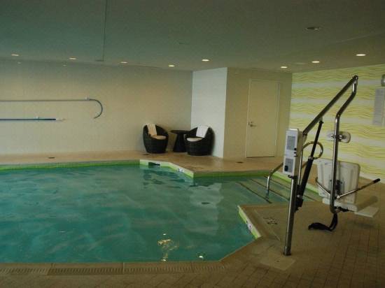 Renaissance Arlington Capital View Hotel Reviews For 4 Star Renaissance Arlington Capital View