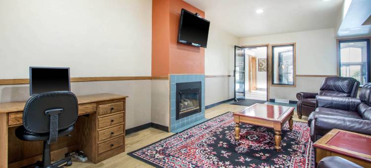 托玛凯隆波因特酒店(Clarion Pointe Tomah)图片