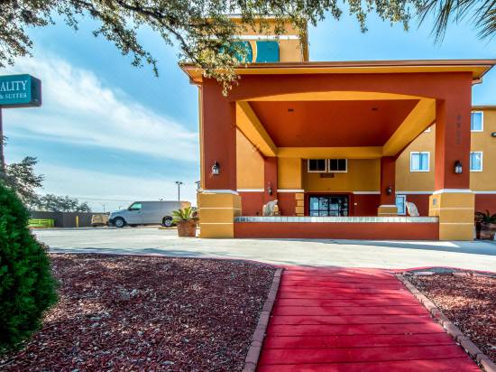 Quality Inn Suites Seaworld North Hotel Reviews And Room Rates
