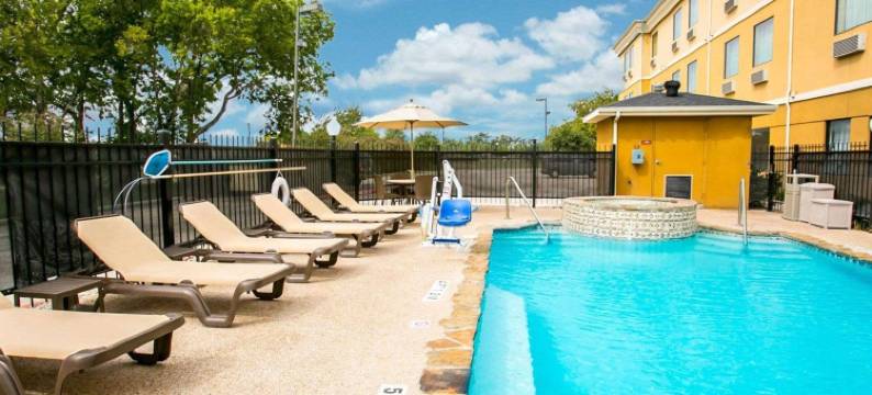 纽布朗费尔斯舒眠套房酒店(Sleep Inn & Suites New Braunfels)图片