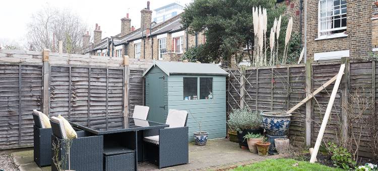 巴特西传统 2 居花园别墅(Traditional 2Br Garden Flat in Battersea)图片