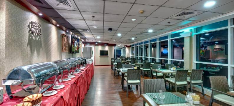 酋长国大酒店(Emirates Grand Hotel)图片