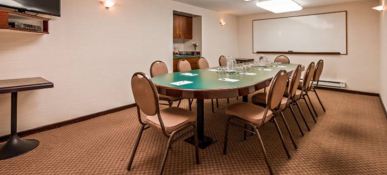 塔套房酒店(Tower Inn & Suites)图片