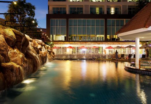 Centara Pattaya HotelHotel Overview