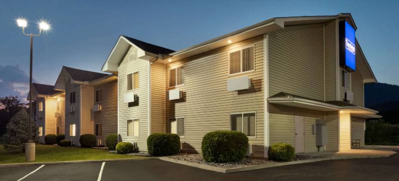 娄摩(科文顿附近)Travelodge by Wyndham酒店(Travelodge by Wyndham Low Moor Near Covington)图片