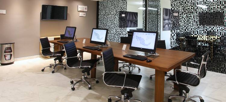 佩里诺特快捷假日酒店(Fiesta Inn Express Perinorte)图片