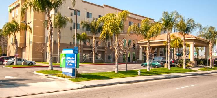 智选假日套房酒店贝克斯菲尔德中央(Holiday Inn Express & Suites Bakersfield Central)图片
