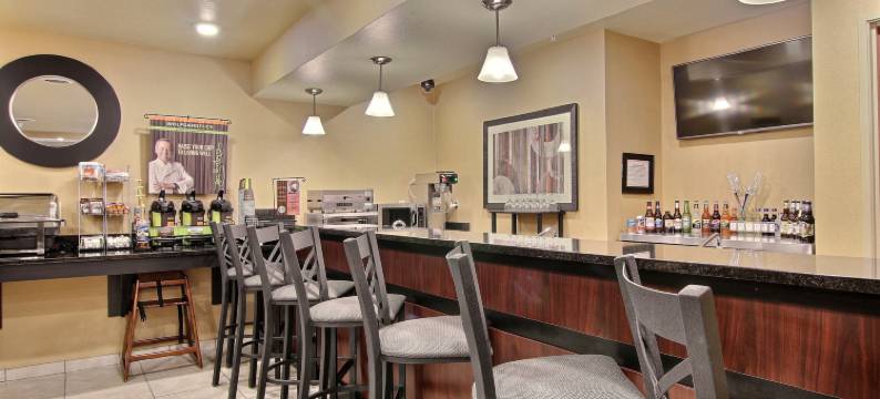 林顿鹅卵石套房酒店(Cobblestone Inn & Suites - Linton)图片