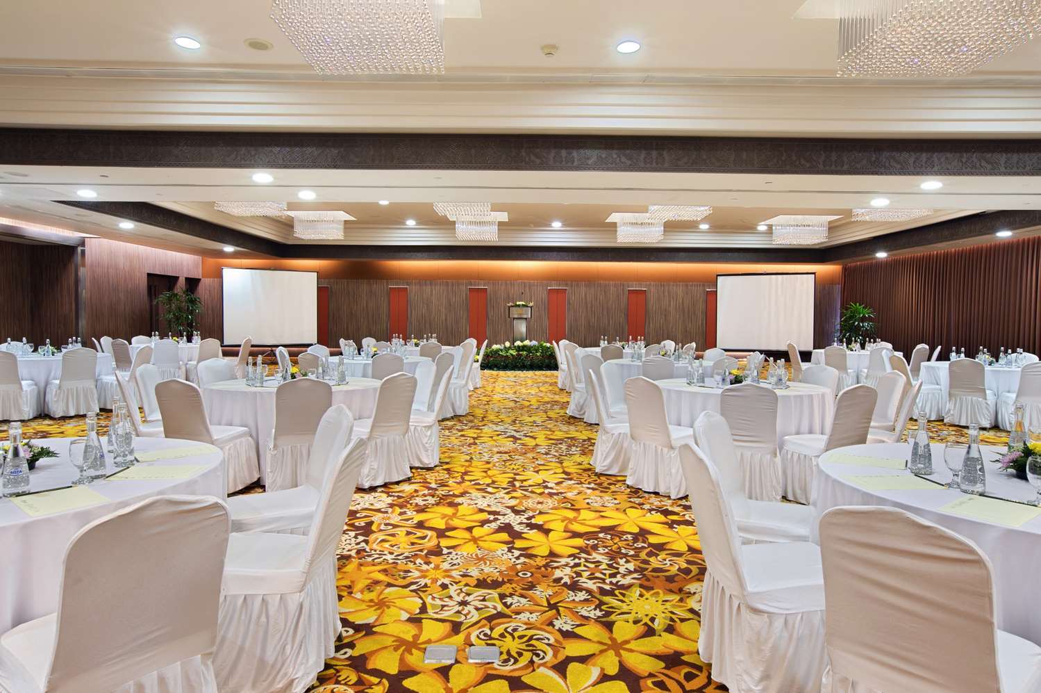 Hotel Borobudur Jakarta Over view