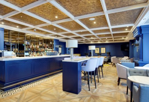 The DavenportHotel Overview