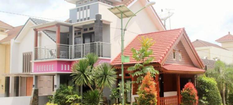 Villa Unique Batu 4Br Near Museum Angkut at Kusuma Estate Kav 6 with Swimming Pool图片