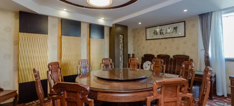 西昌远华酒店(月亮湖公园店)图片