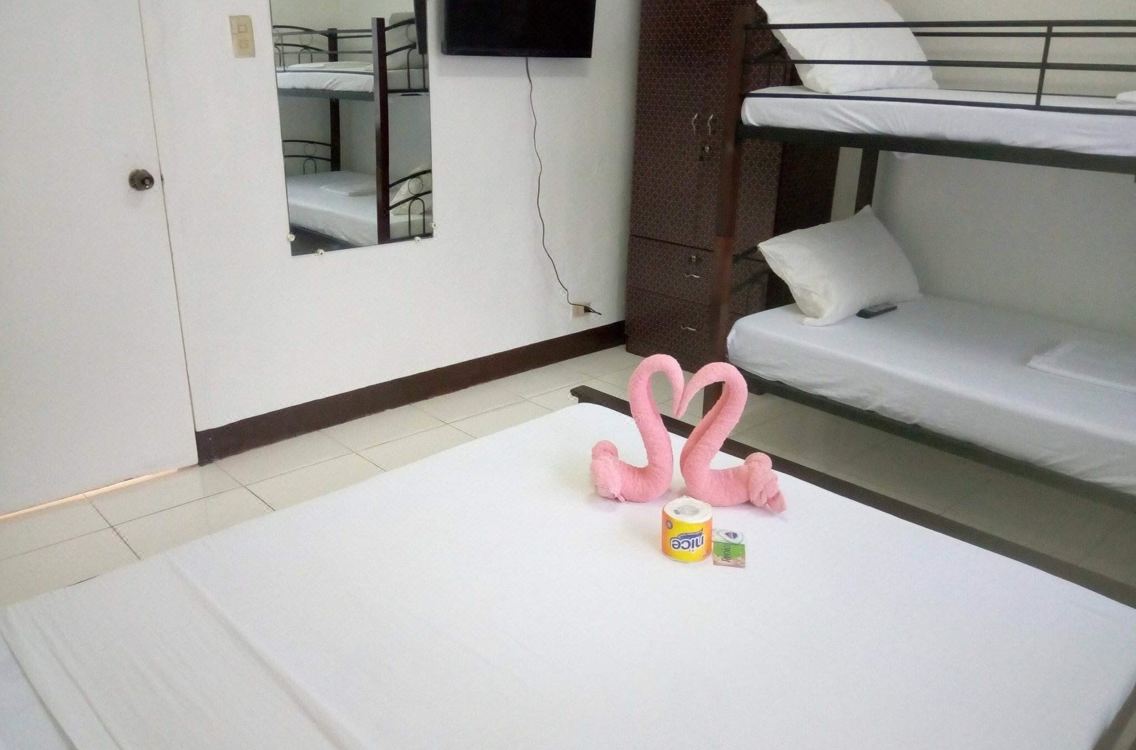 Luna Oslob Travellers Inn Hotel Reviews And Room Rates - 