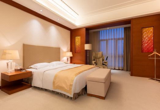 Bolong VillaHotel Overview