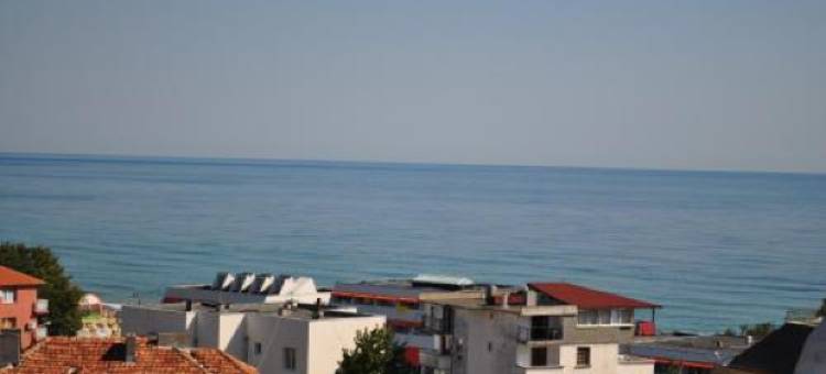 Family Hotel Daf图片