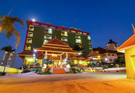 Phuphaya Resort PattayaHotel Overview