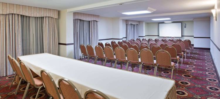 市中心会议中心拉昆塔温德姆套房酒店(La Quinta Inn & Suites by Wyndham Downtown Conference Center)图片