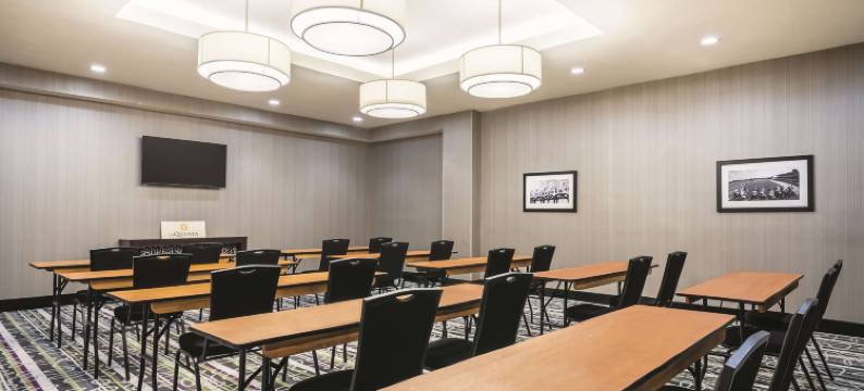 拉昆塔温德姆酒店套房克利夫顿公园/萨拉托加地区(La Quinta Inn & Suites by Wyndham Clifton Park/Saratoga Area)图片