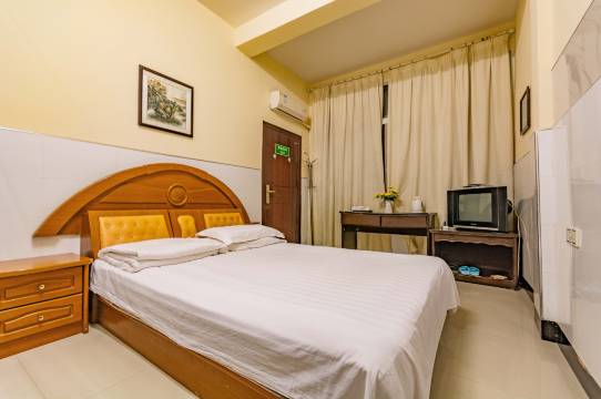 荆门悦来客栈(荆楚理工学院火车站店)