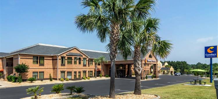 佩里国家博览会场区舒适套房酒店(Comfort Inn & Suites Perry National Fairgrounds Area)图片