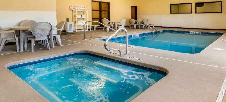 堪萨斯城莱尼克萨凯艺套房酒店(Quality Inn & Suites Lenexa Kansas City)图片