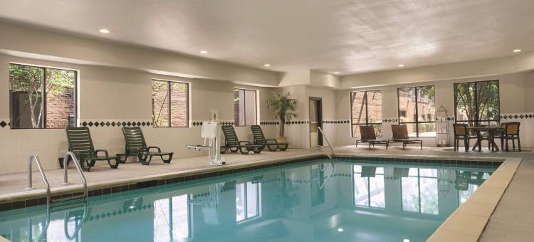 卡尔森乡村旅馆及套房罗利-达勒姆机场北卡罗来纳州(Country Inn & Suites by Radisson Raleigh-Durham Airport NC)图片