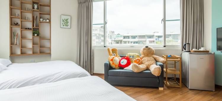 台南彩色河畔图片