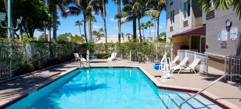 劳德代尔堡国际机场舒眠套房酒店(Sleep Inn & Suites Ft Lauderdale International Airport)图片
