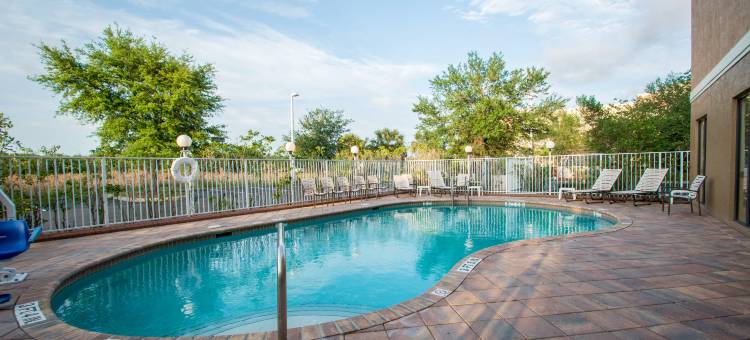 皮尔斯堡I-95号舒适套房酒店(Comfort Suites Fort Pierce I-95)图片