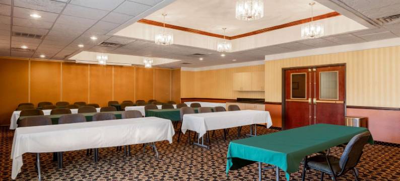 道奇城拉昆塔温德姆套房酒店(La Quinta Inn & Suites by Wyndham Dodge City)图片