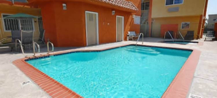 赛普里斯速 8 酒店(Super 8 by Wyndham Cypress Buena Park Area)图片