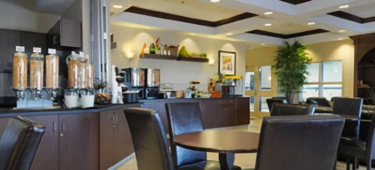 韦本温德姆华美达酒店(Ramada by Wyndham Weyburn)图片